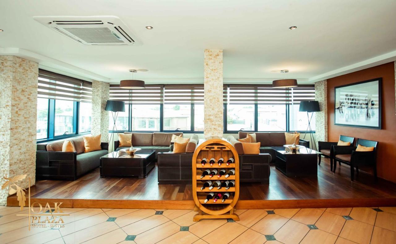 Oak Plaza Hotels East Airport Аккра Экстерьер фото