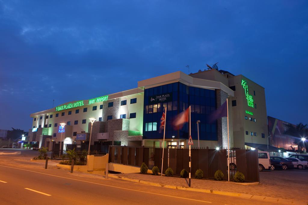 Oak Plaza Hotels East Airport Аккра Экстерьер фото