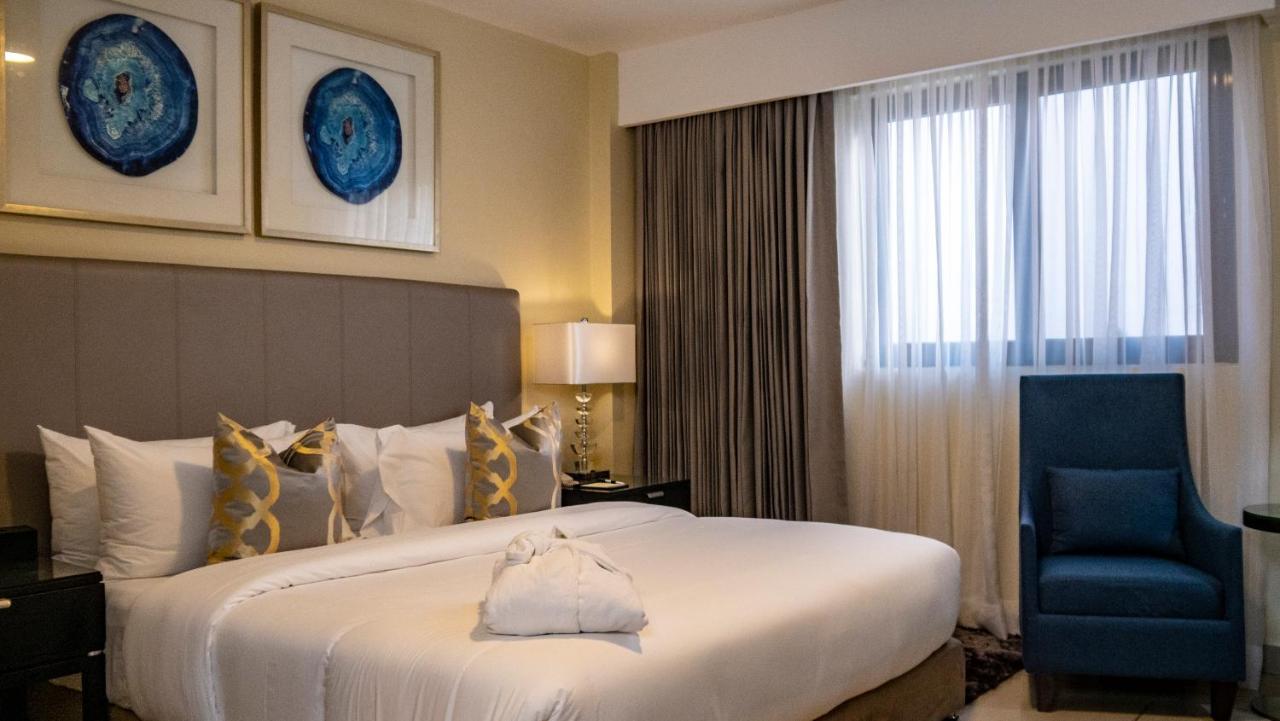 Oak Plaza Hotels East Airport Аккра Экстерьер фото